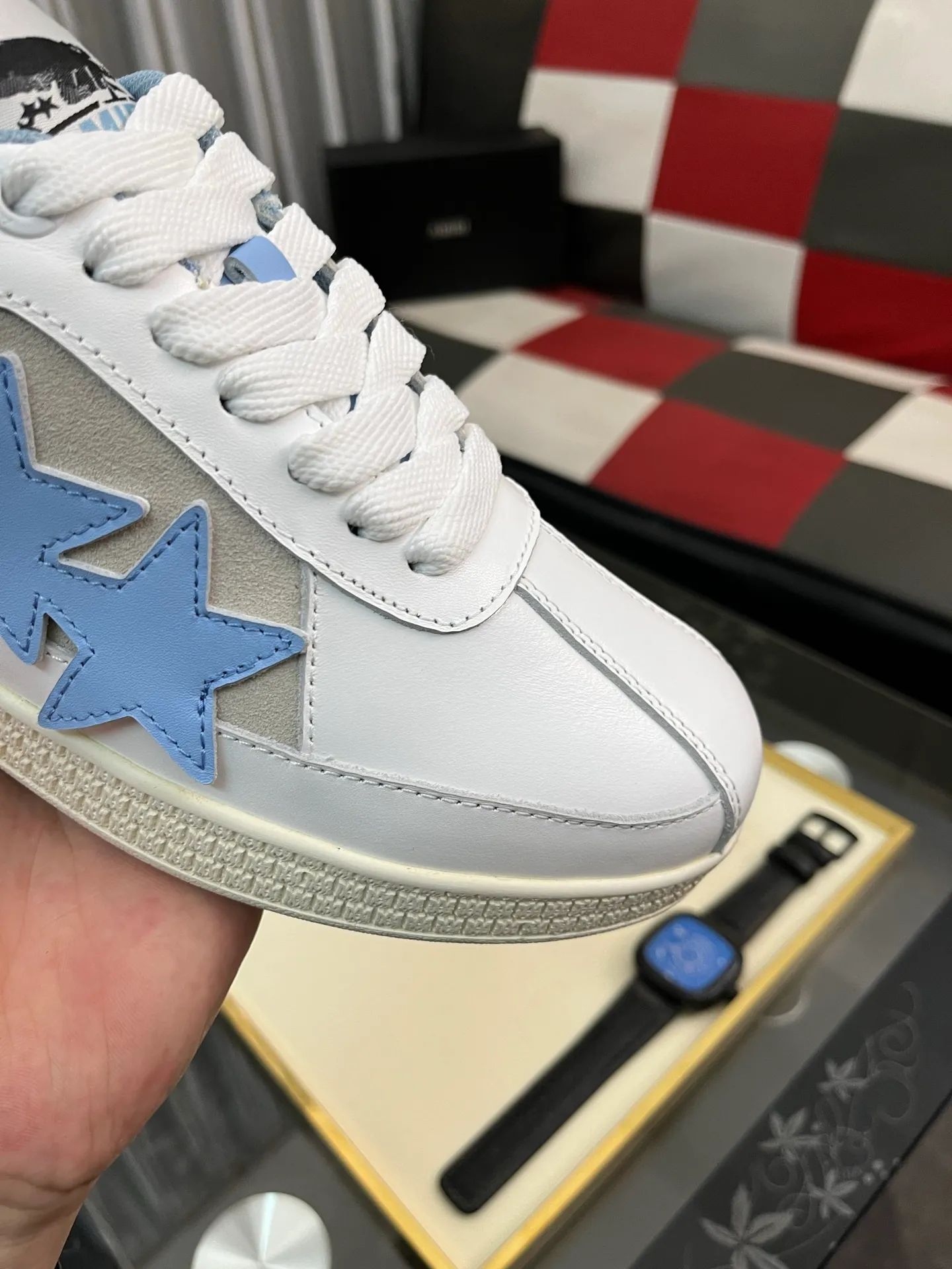 Men's shoes 💰420⌚️⌚️《AMIR*》New men's low-top casual sports sneakers bone shoes, another pair of irresistible bone shoes. Bone shoes are one of AMIRI's most popular items. They use first-layer cowhide uppers. The side bones are made of two cowhide laminations. They have a three-dimensional feel. The leather incisions are all oil-edged. Contrasting color design. Simple style. Fashionable sports. Customized metal LOGO nameplate to embellish shoelaces. Exclusive control of top version. Supports comparison. Breathable mesh lining Original rubber outsole A must-have item for daily leisure Suitable for various occasions Check it out if you pursue high quality Super cool uppers Size: 38-446️⃣ Colors available